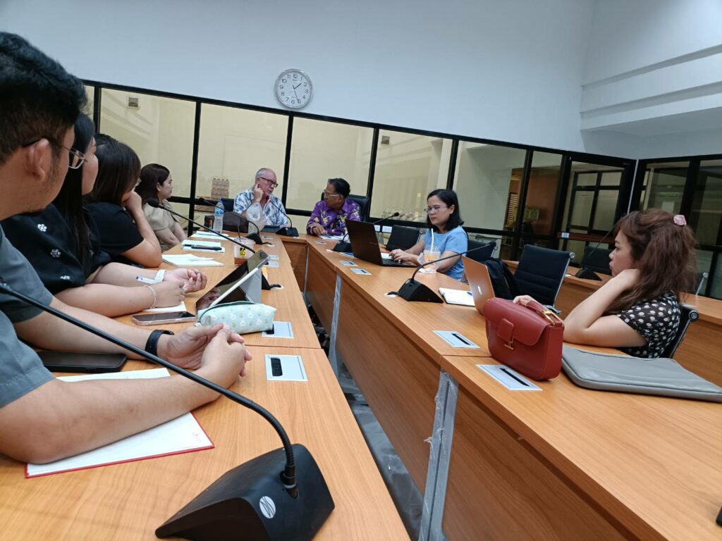 ทีมนักวิจัยของสำนักวิชาพหุภาษาฯ จัดประชุมเพื่อหารือความร่วมมือด้านวิจัยกับ James Cook University