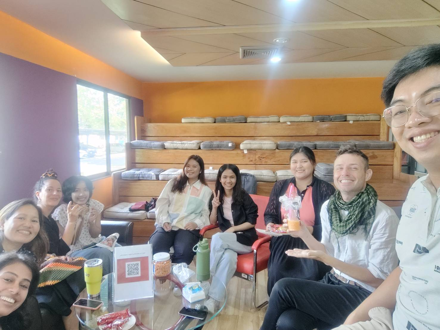 SOLGEN Chatterbox Cafe