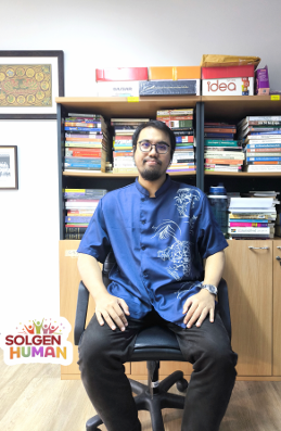 อาจารย์มนวัธน์ พรหมรัตน์